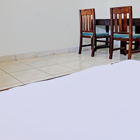 Spot On 92374 Penginapan Rusunawa Malang Bagian luar foto